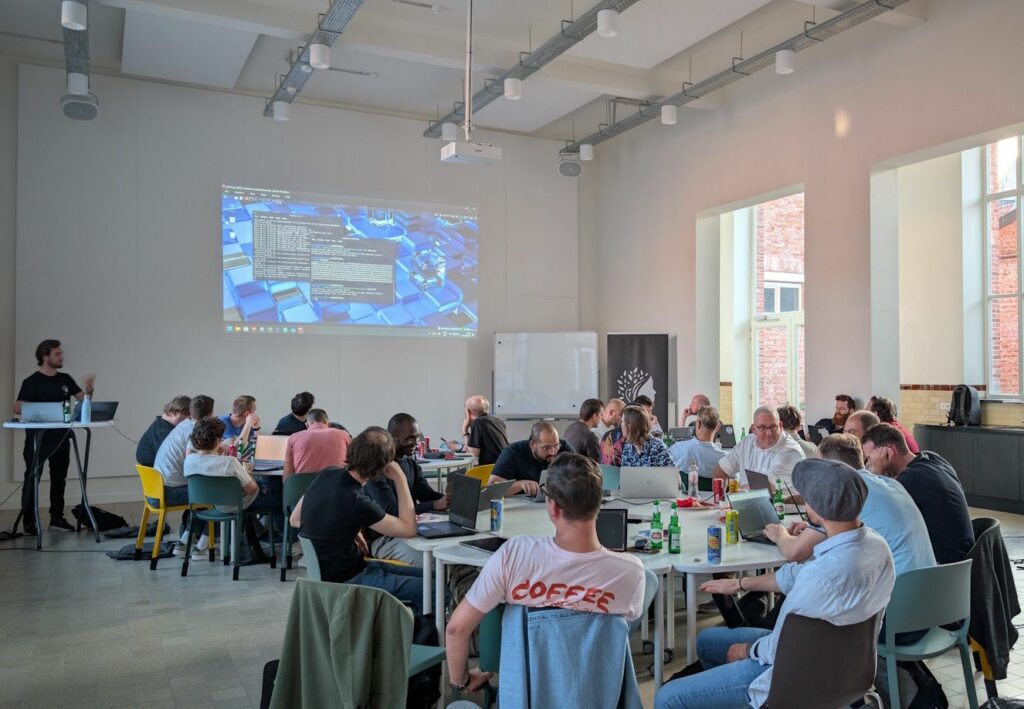 Annaconquer event Annacon x Refracted